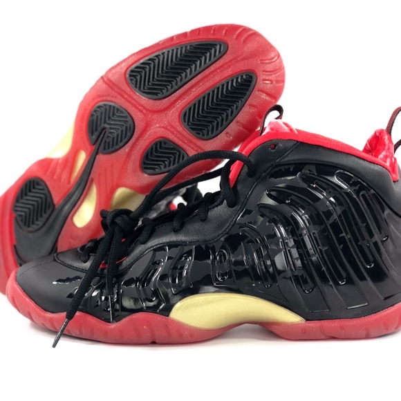 nike little posite one qs